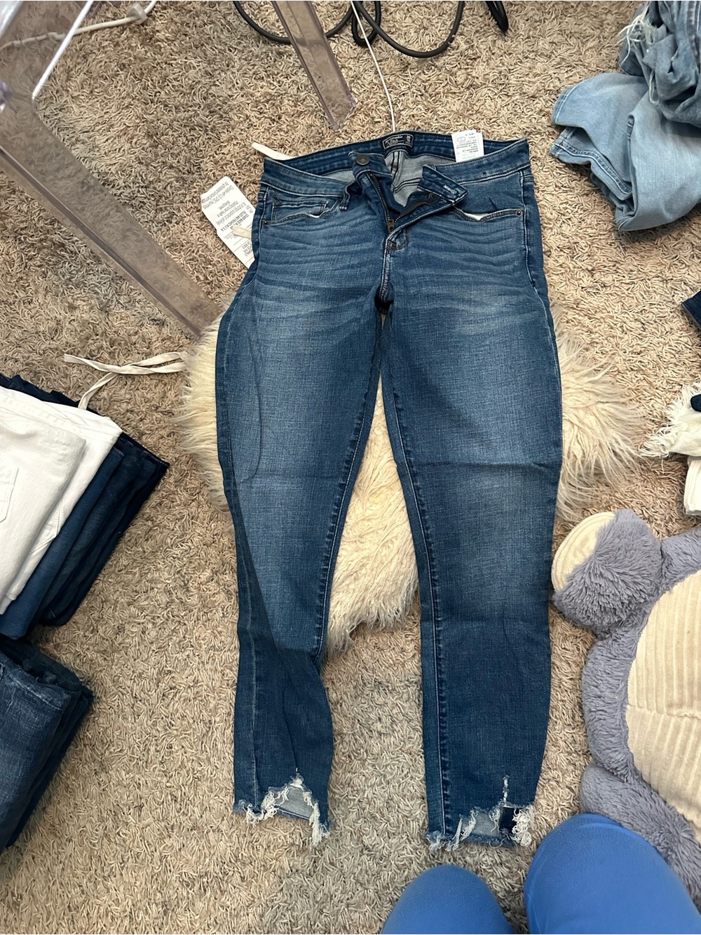 Abercrombie & Fitch Dark Blue Distressed Ankle Skinny Jeans